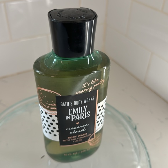 Bath & Body Works Emily In Paris Macaron Cloud Body Wash Shower Gel 10 oz NEW - Picture 6 of 7